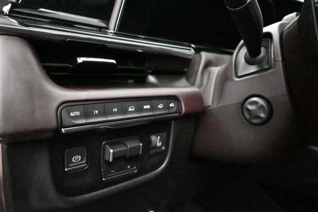2024 Cadillac Escalade 4WD Sport Platinum