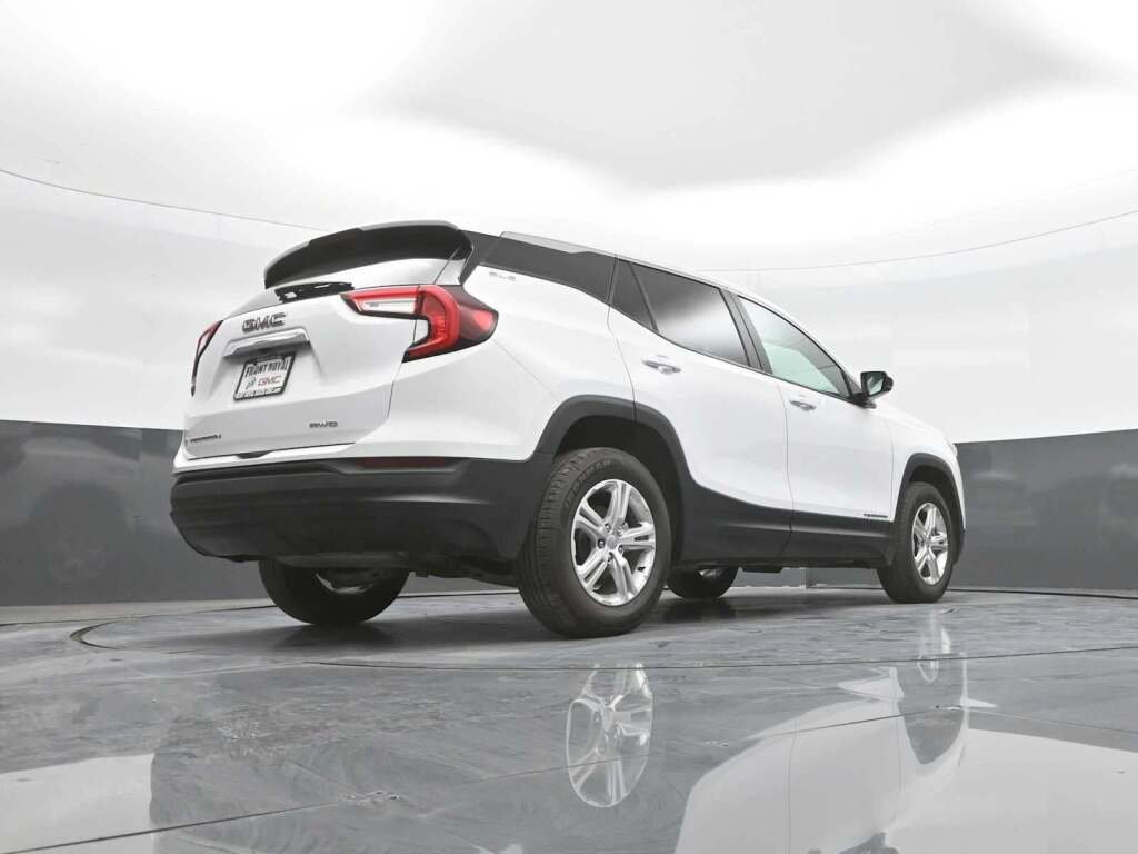 2024 GMC Terrain AWD SLE