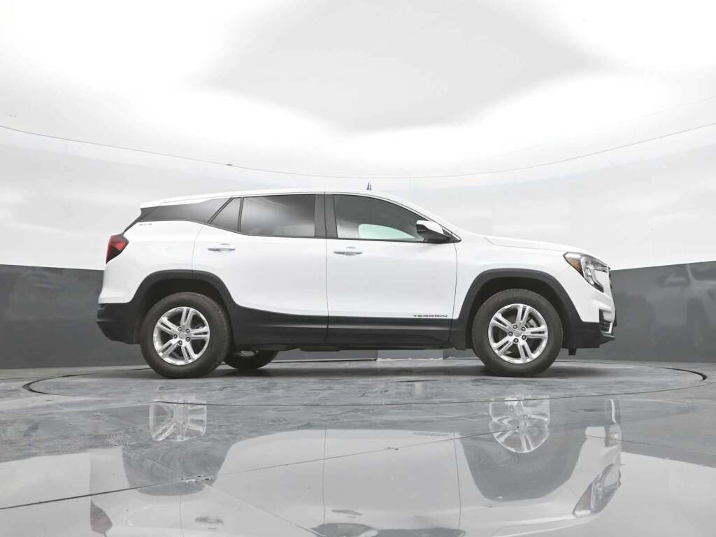 2024 GMC Terrain AWD SLE