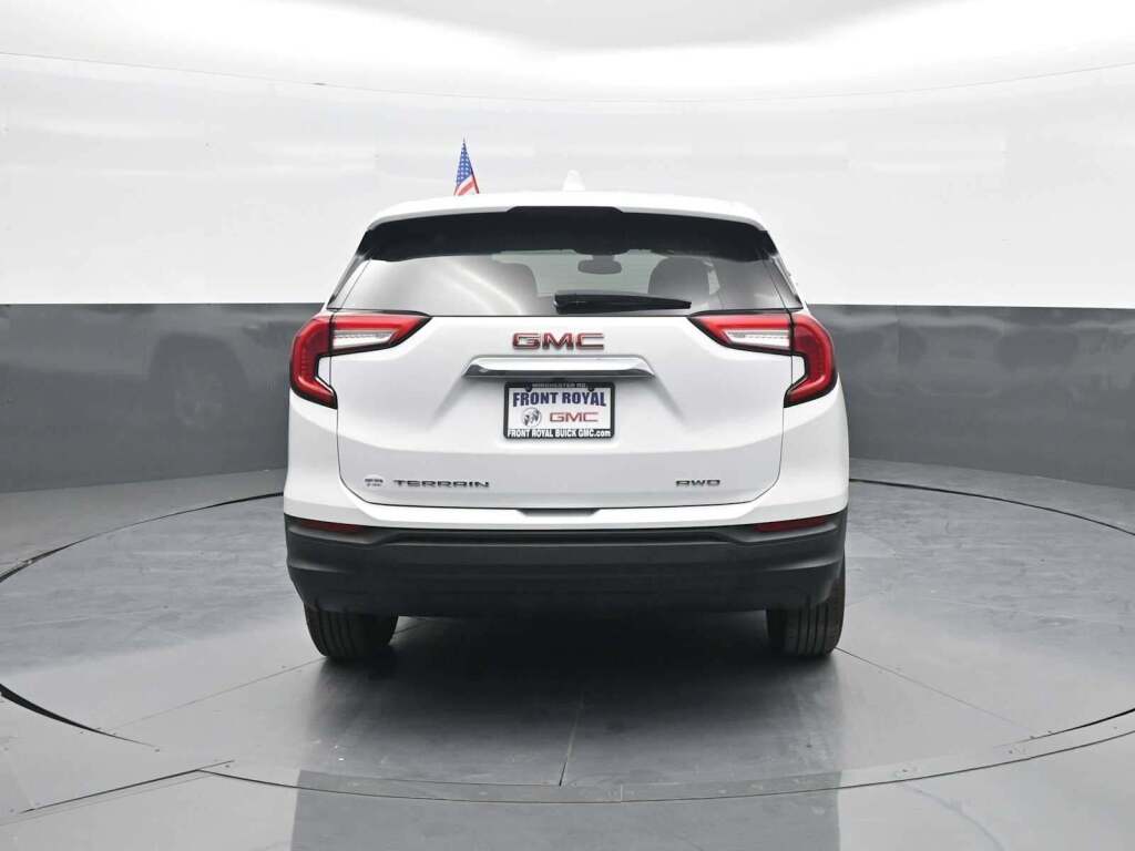 2024 GMC Terrain AWD SLE