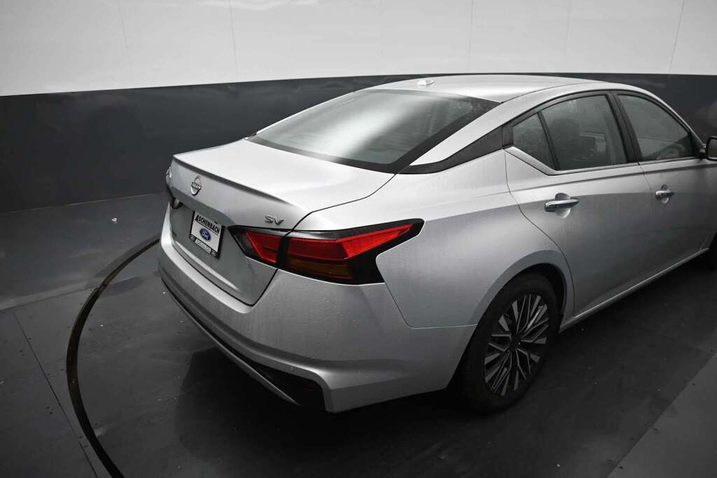 2023 Nissan Altima SV FWD