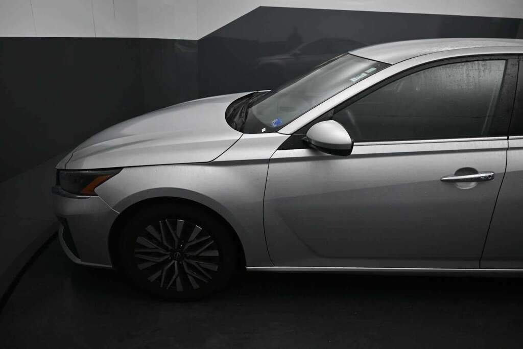2023 Nissan Altima SV FWD