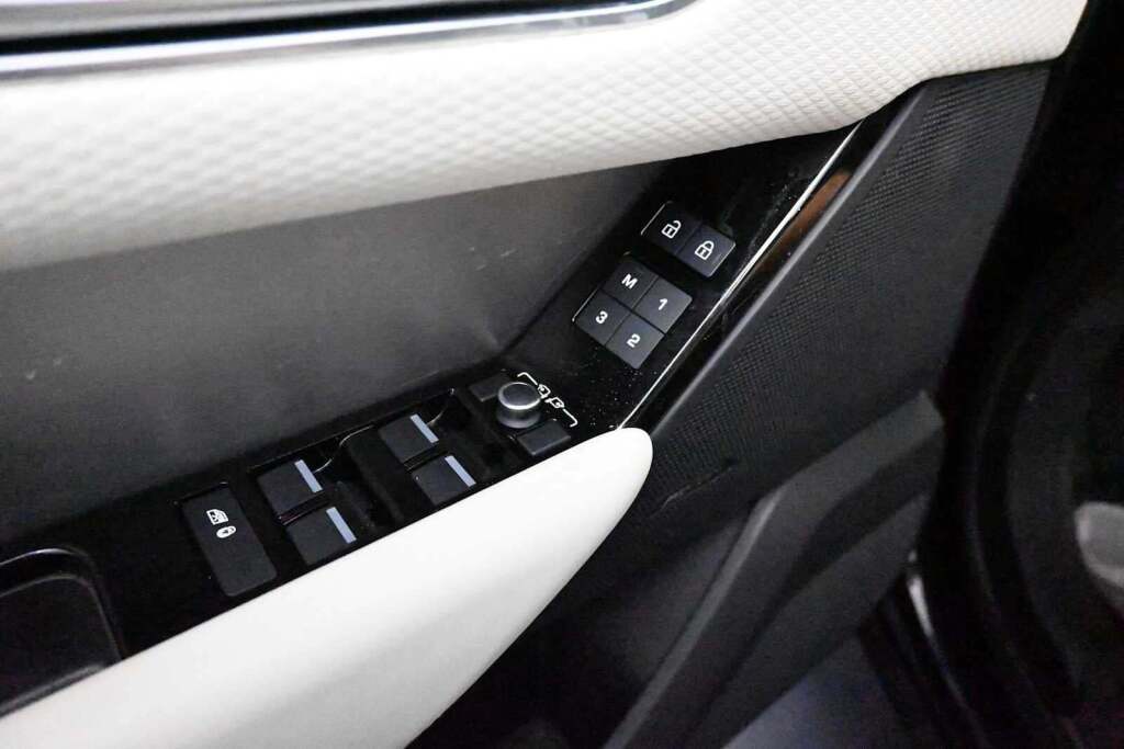 2023 Land Rover Range Rover Velar P250 R-Dynamic S