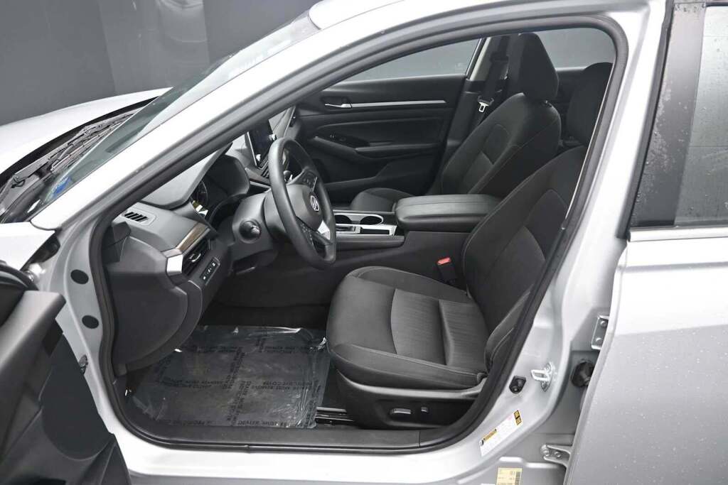 2023 Nissan Altima SV FWD