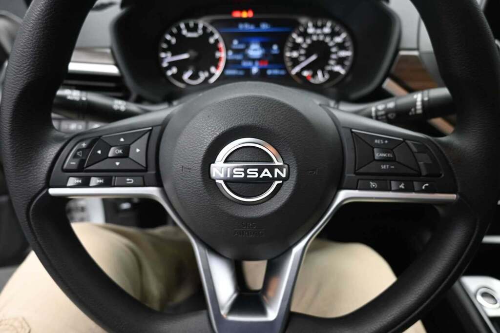 2023 Nissan Altima SV FWD