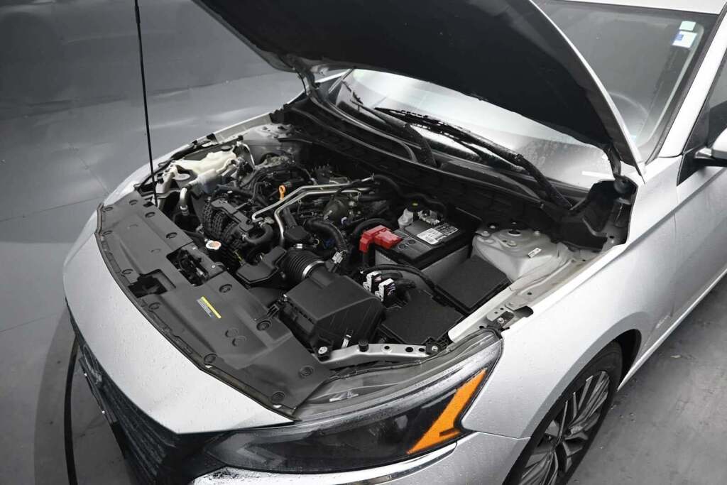 2023 Nissan Altima SV FWD