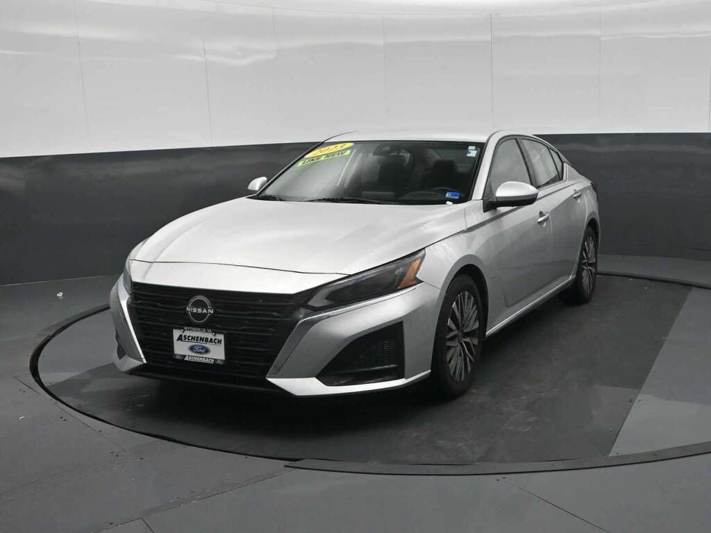 2023 Nissan Altima SV FWD