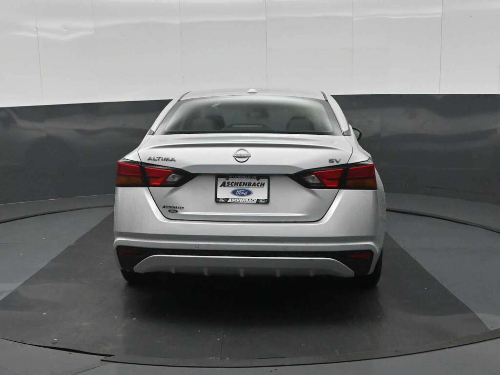 2023 Nissan Altima SV FWD
