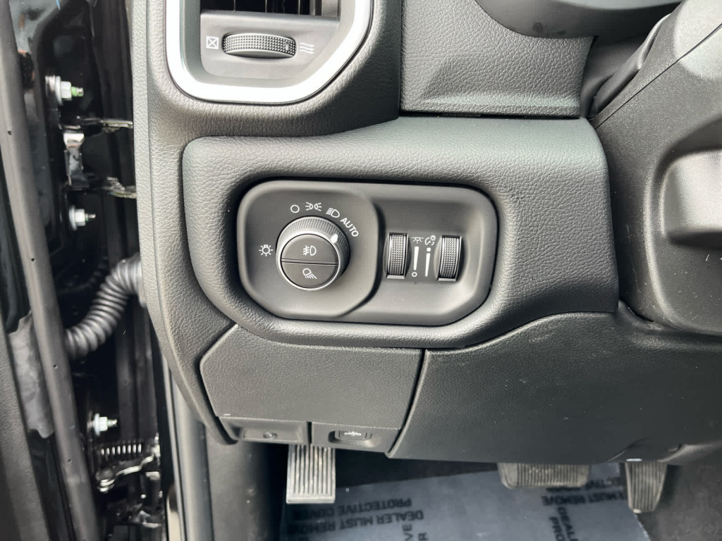 2026 Ram 3500 Laramie Crew Cab 4x4 8' Box