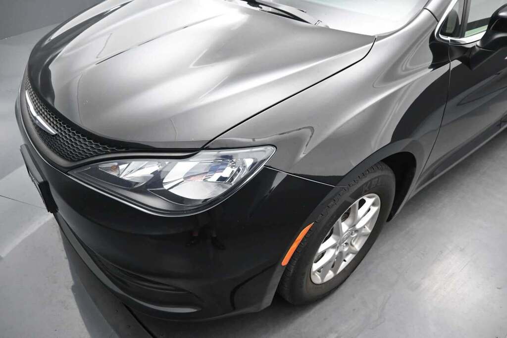 2024 Chrysler Voyager LX