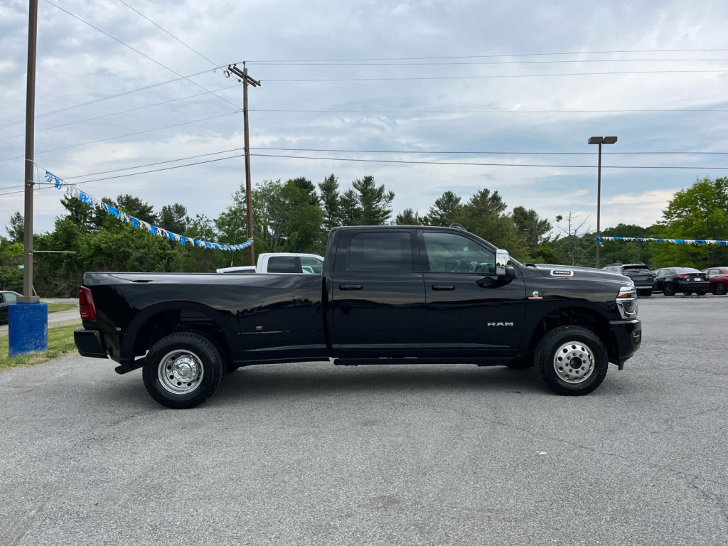 2026 Ram 3500 Laramie Crew Cab 4x4 8' Box