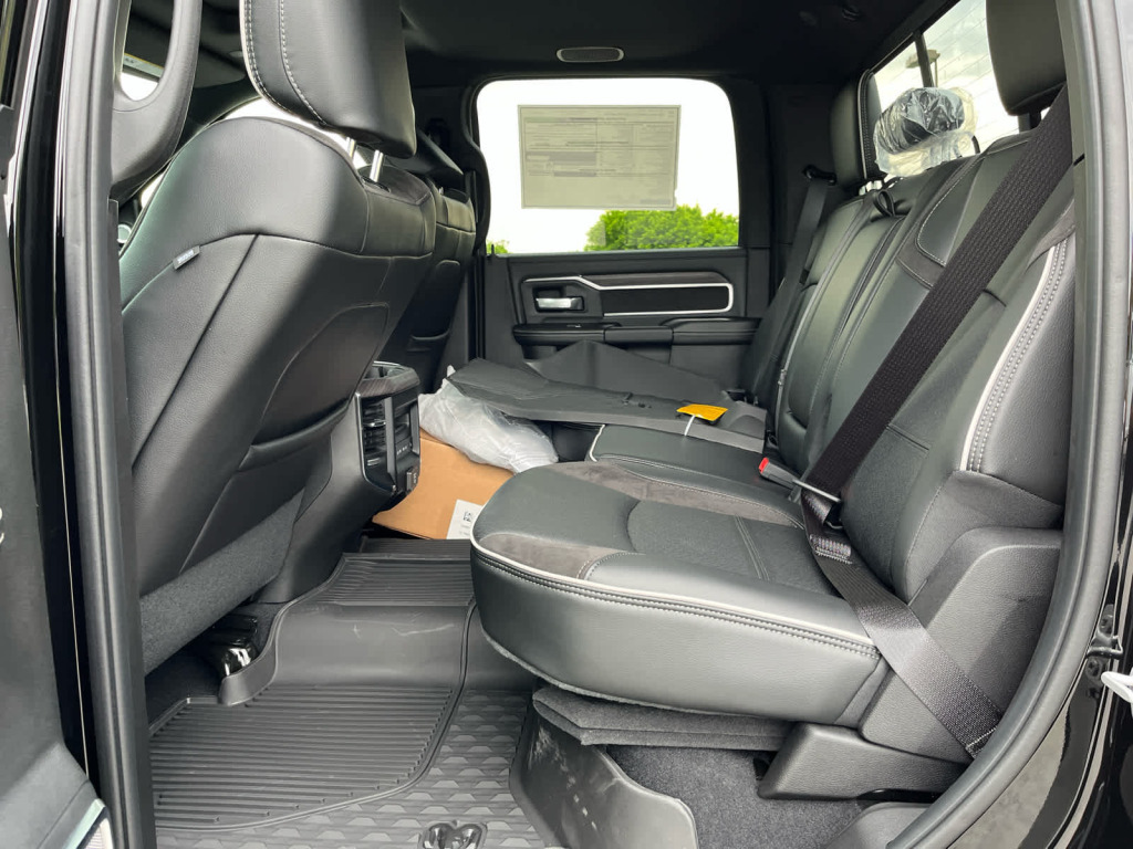 2026 Ram 3500 Laramie Crew Cab 4x4 8' Box