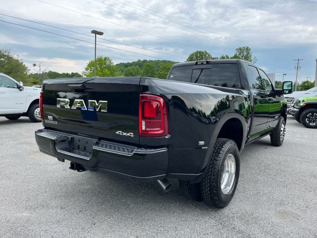 2026 Ram 3500 Laramie Crew Cab 4x4 8' Box