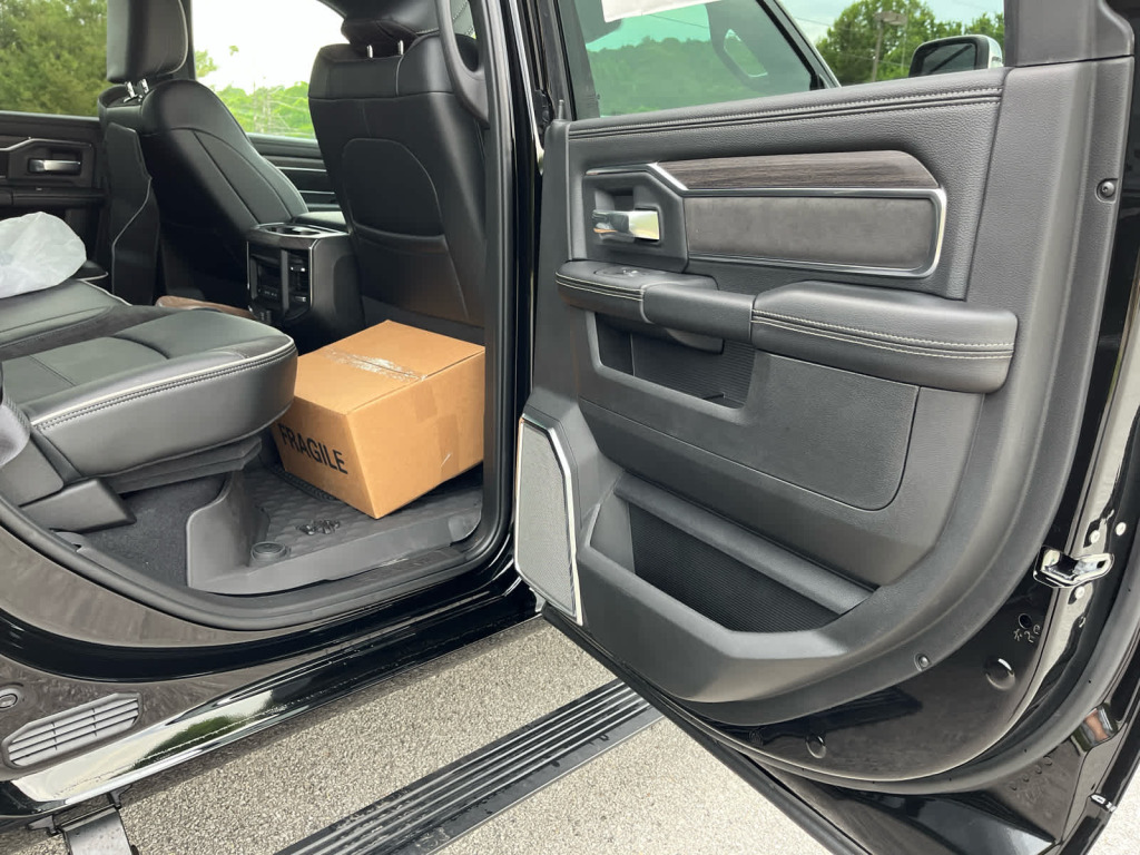2026 Ram 3500 Laramie Crew Cab 4x4 8' Box