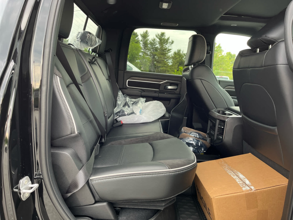 2026 Ram 3500 Laramie Crew Cab 4x4 8' Box