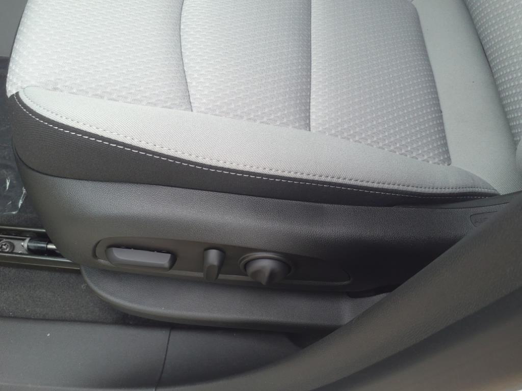 Used 2023 Summit White GMC SLE image 10