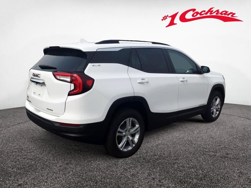 Used 2023 Summit White GMC SLE image 2
