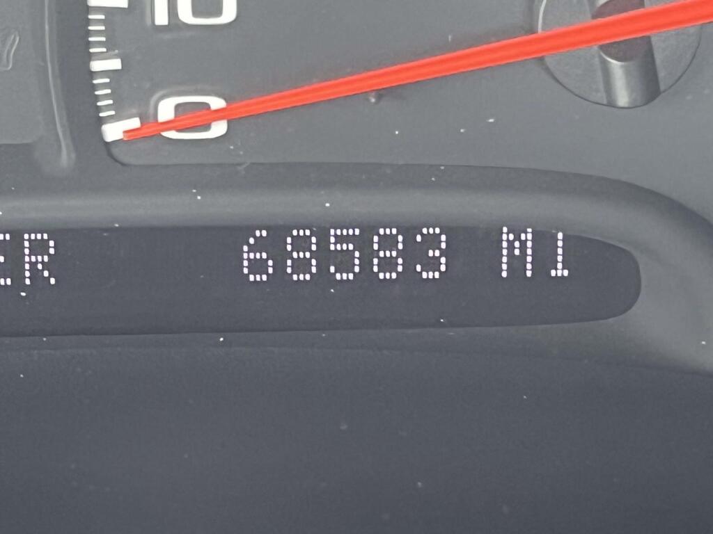 Used 2000 Black Chevrolet  image 28