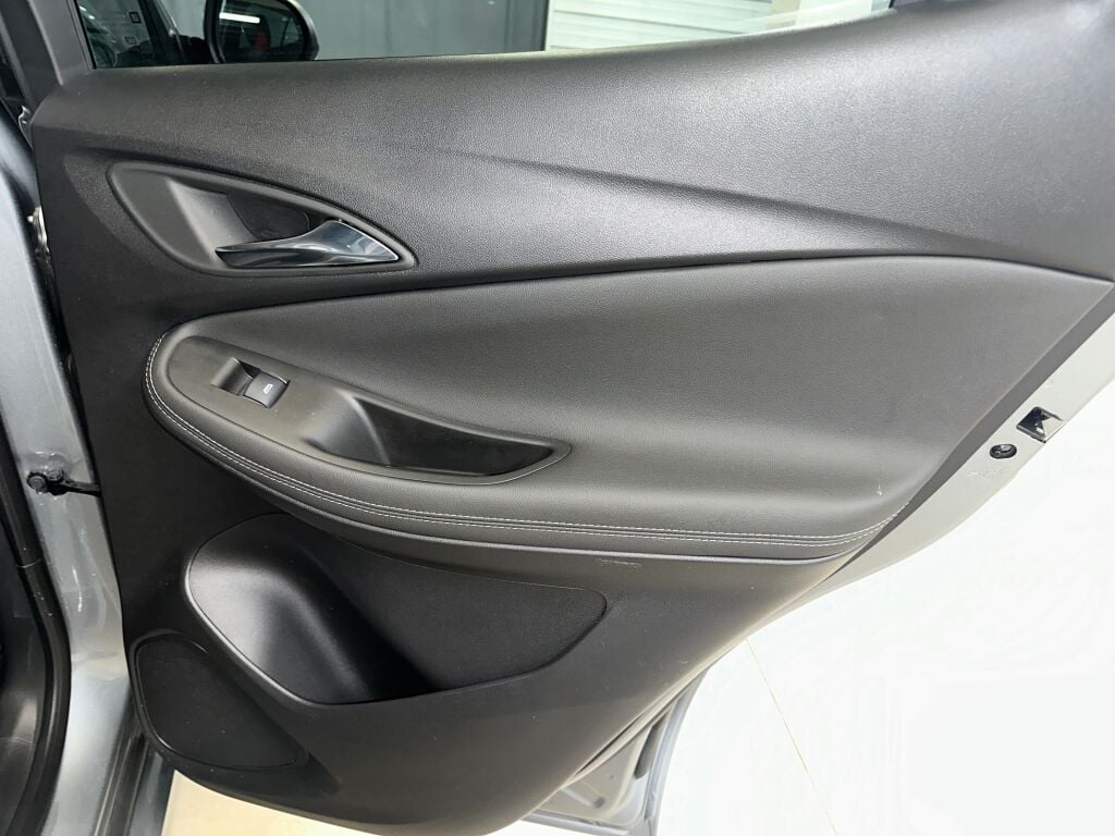 Certified Used 2023 Moonstone Gray Metallic Buick Select image 29