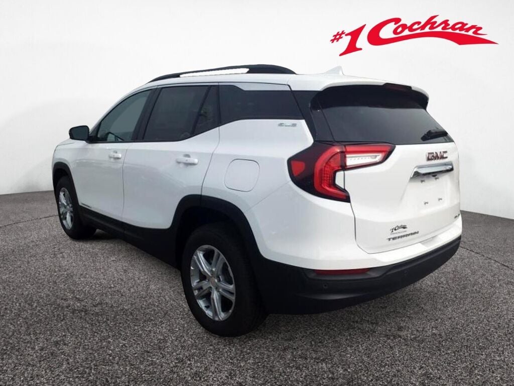 Used 2023 Summit White GMC SLE image 3