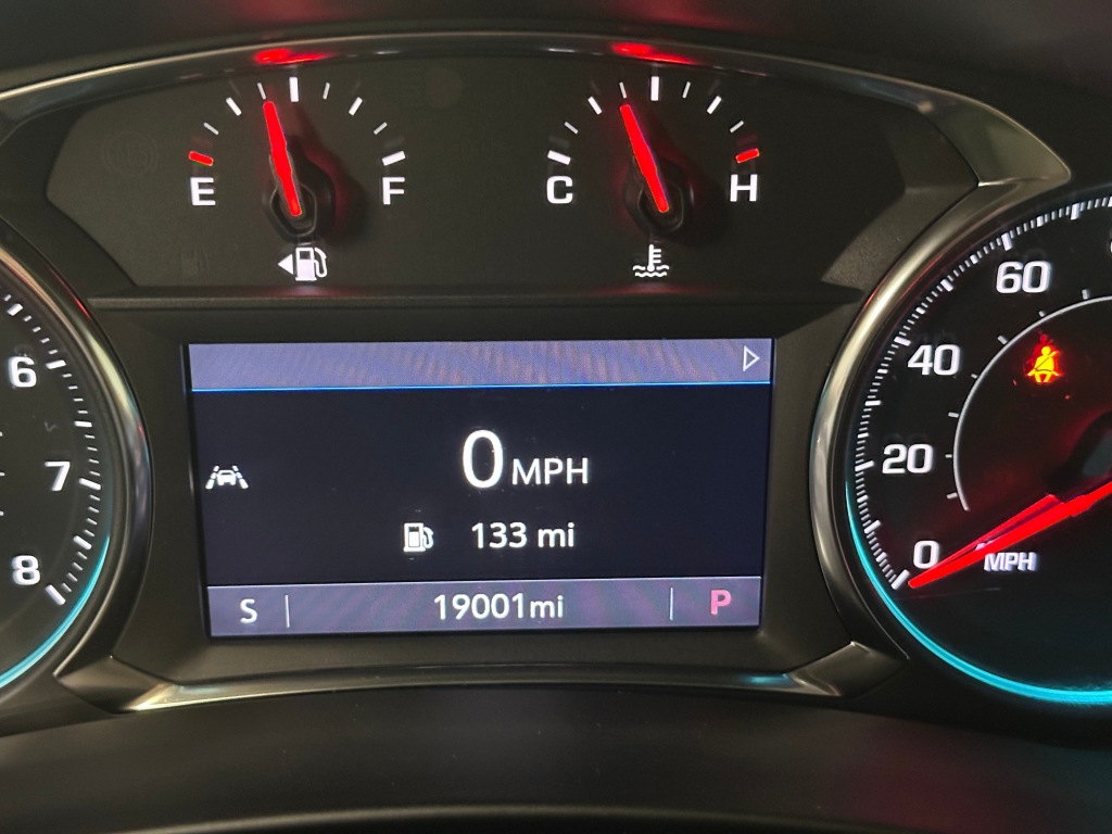 Certified Used 2023 Iridescent Pearl Tricoat Chevrolet Premier image 3