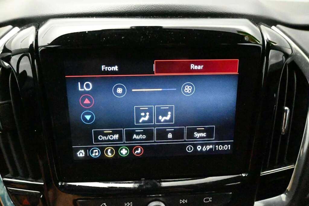 2020 Chevrolet Traverse AWD LT Cloth