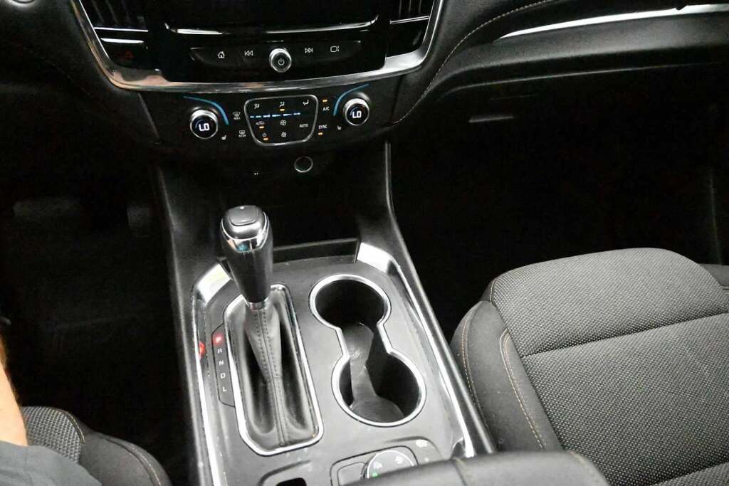 2020 Chevrolet Traverse AWD LT Cloth