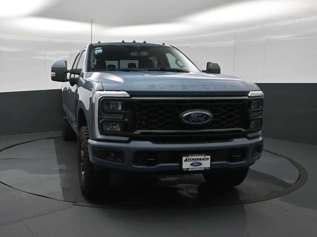 2023 Ford F-250 Super Duty LARIAT