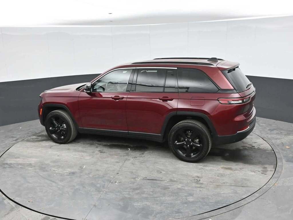 2022 Jeep Grand Cherokee Altitude 4x4