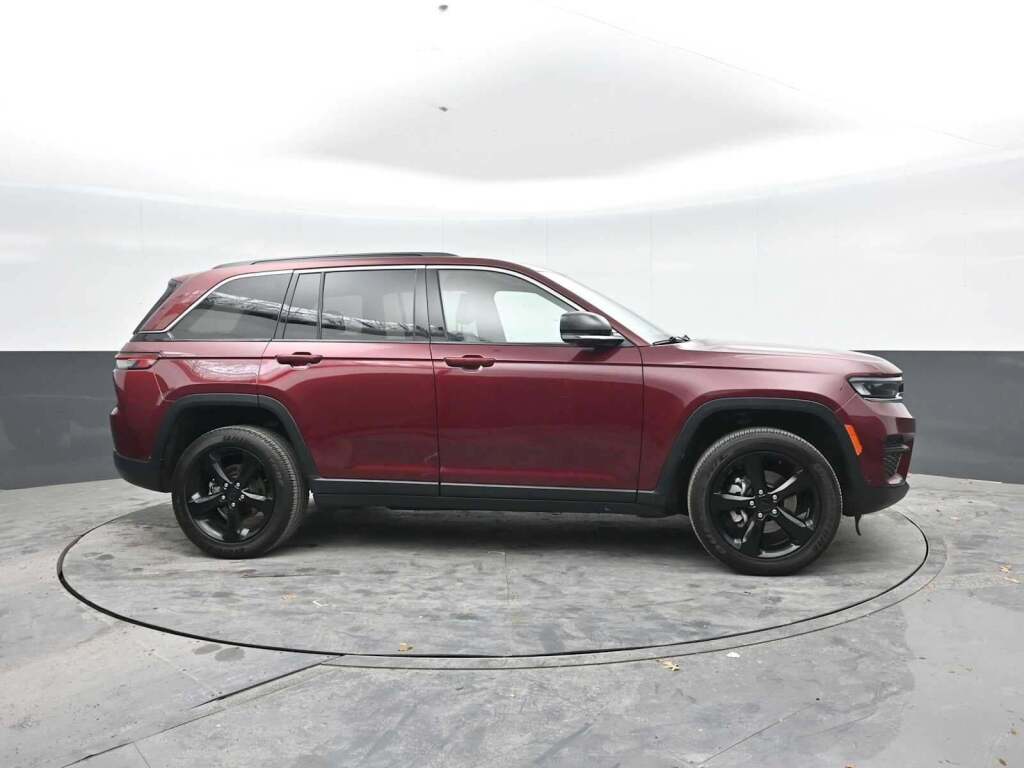 2022 Jeep Grand Cherokee Altitude 4x4