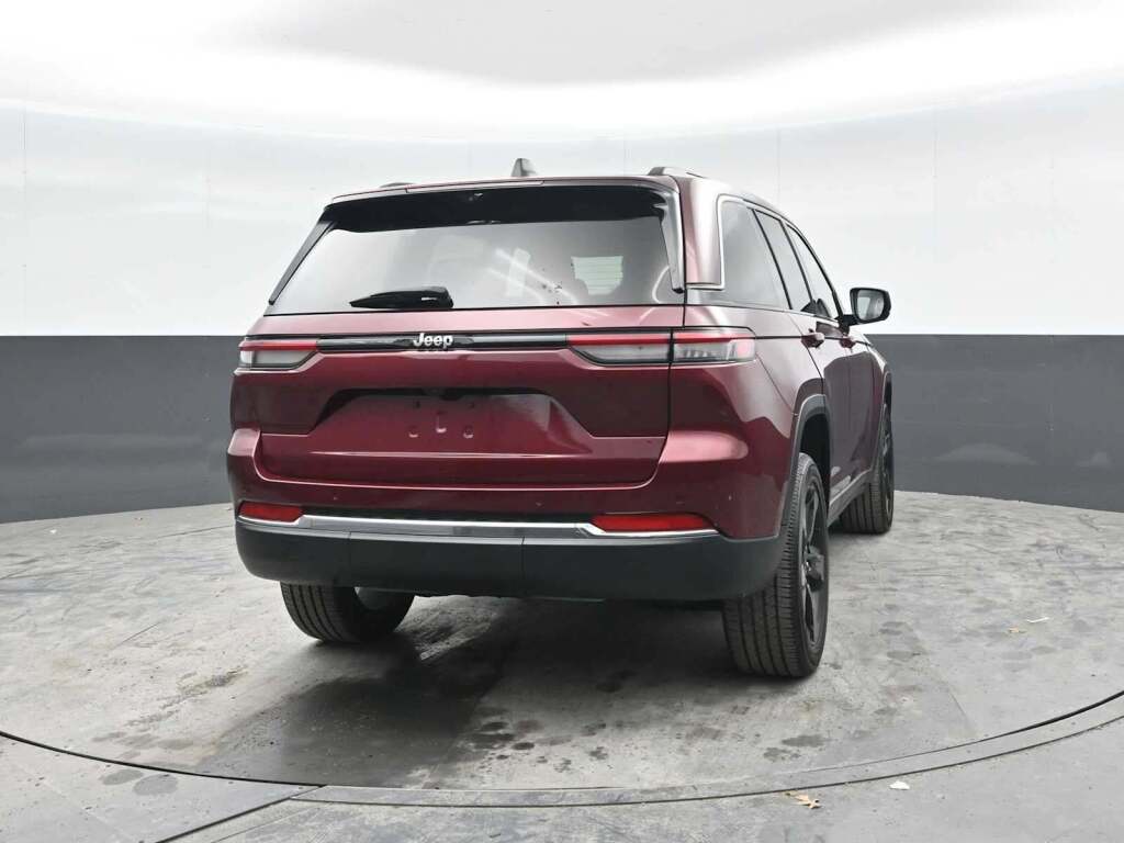 2022 Jeep Grand Cherokee Altitude 4x4