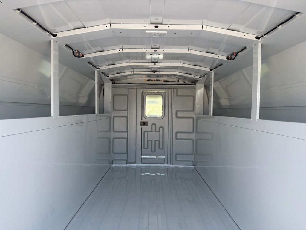 2025 GMC Savana Cutaway Work Van