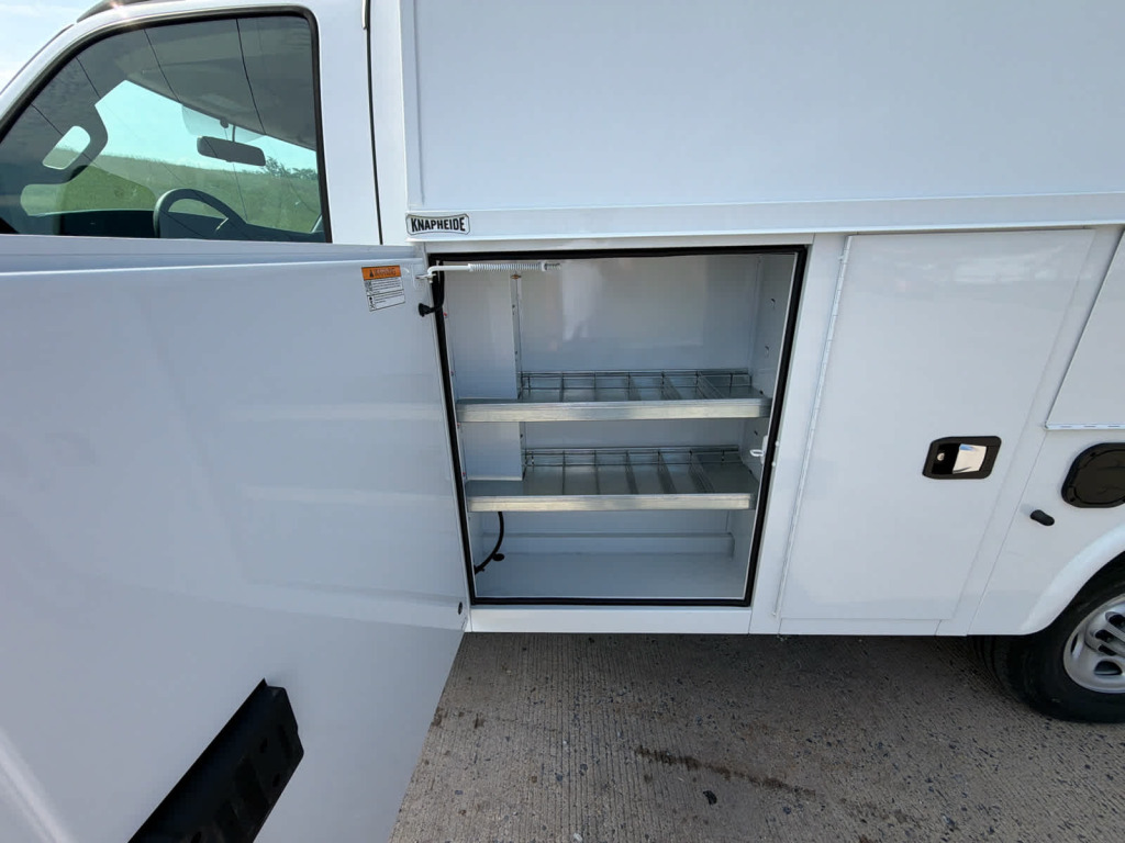 2025 GMC Savana Cutaway Work Van