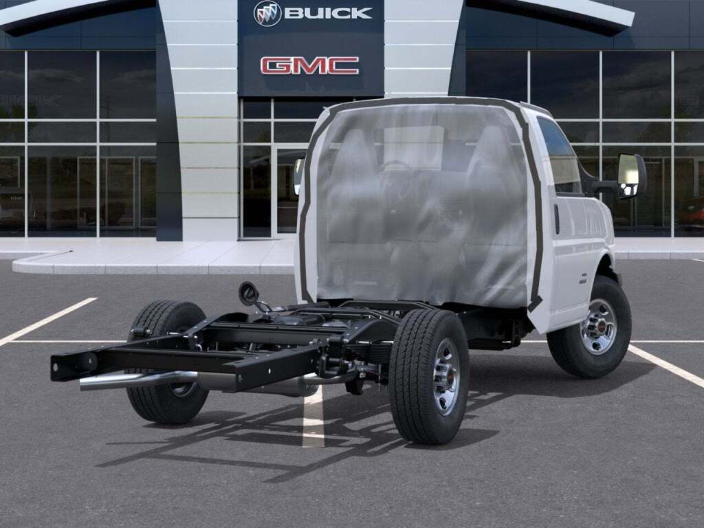 2025 GMC Savana Cutaway Work Van