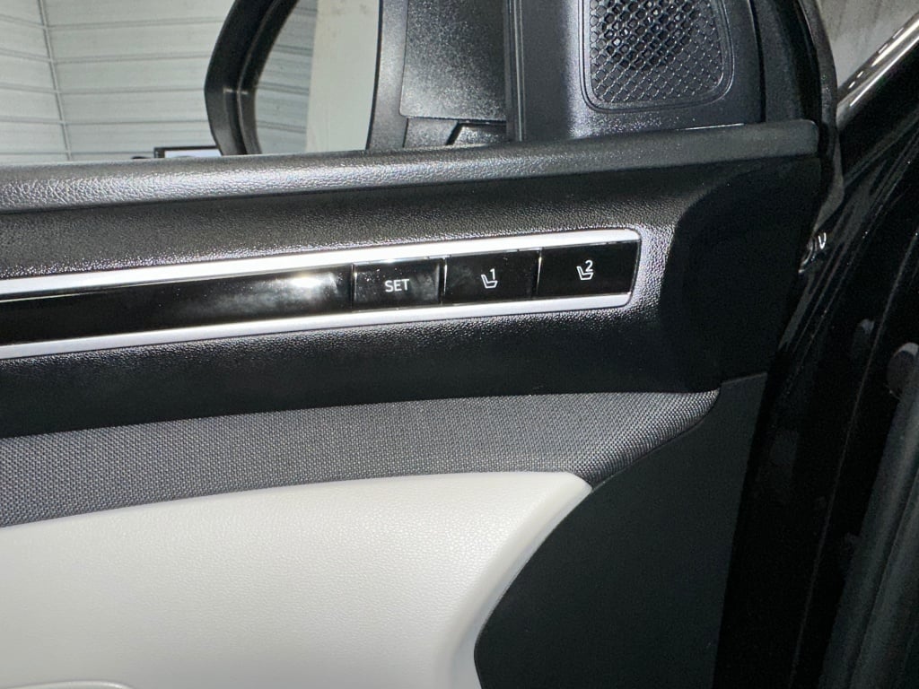Used 2024 Black Pearl Hyundai Limited image 9