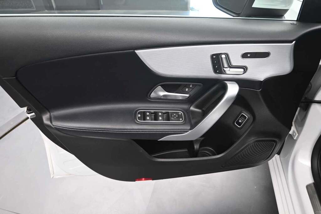 2020 Mercedes-Benz A 220 