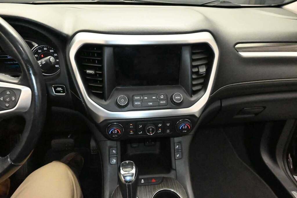 2017 GMC Acadia SLT-1
