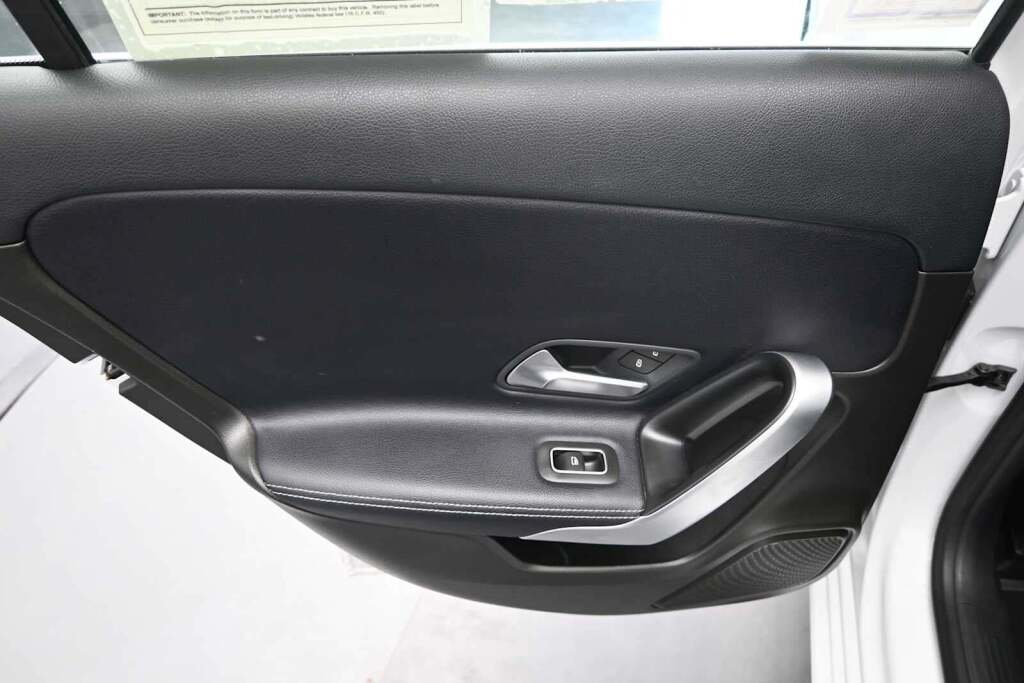 2020 Mercedes-Benz A 220 