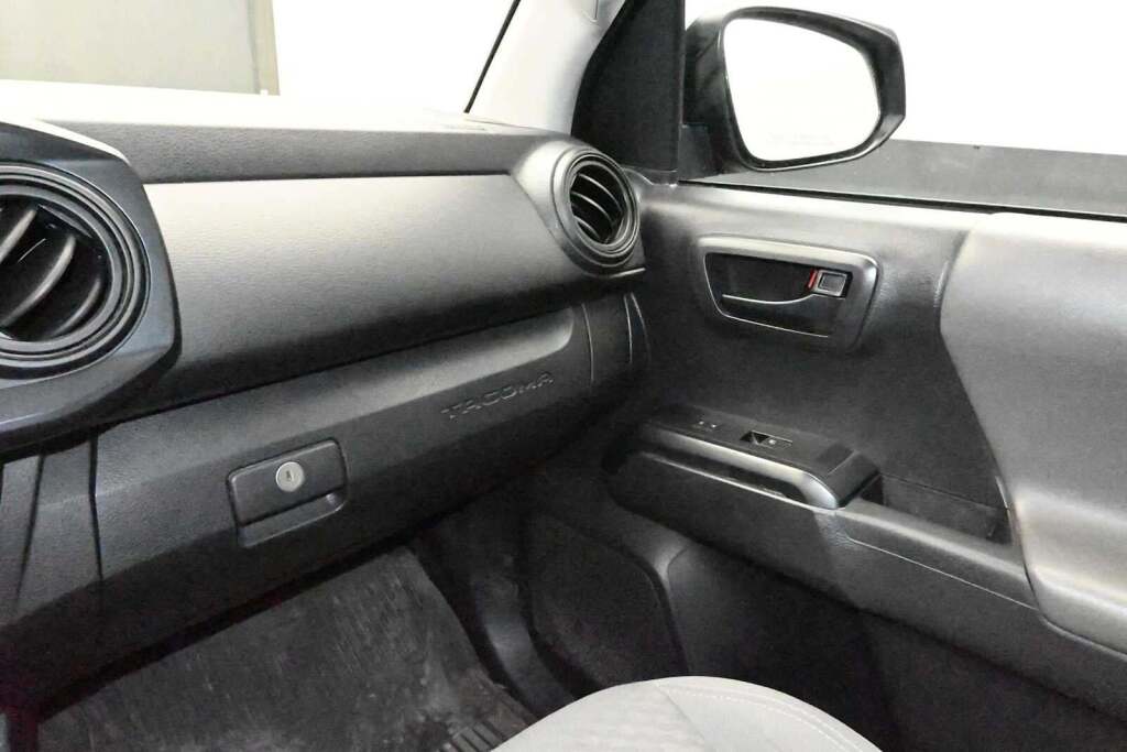 2022 Toyota Tacoma SR V6