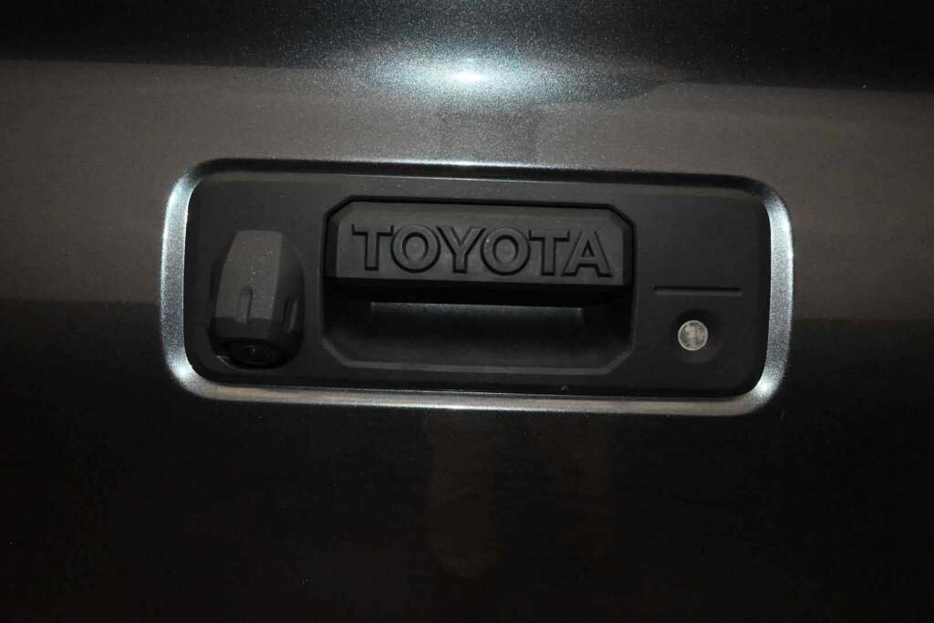 2022 Toyota Tacoma SR V6