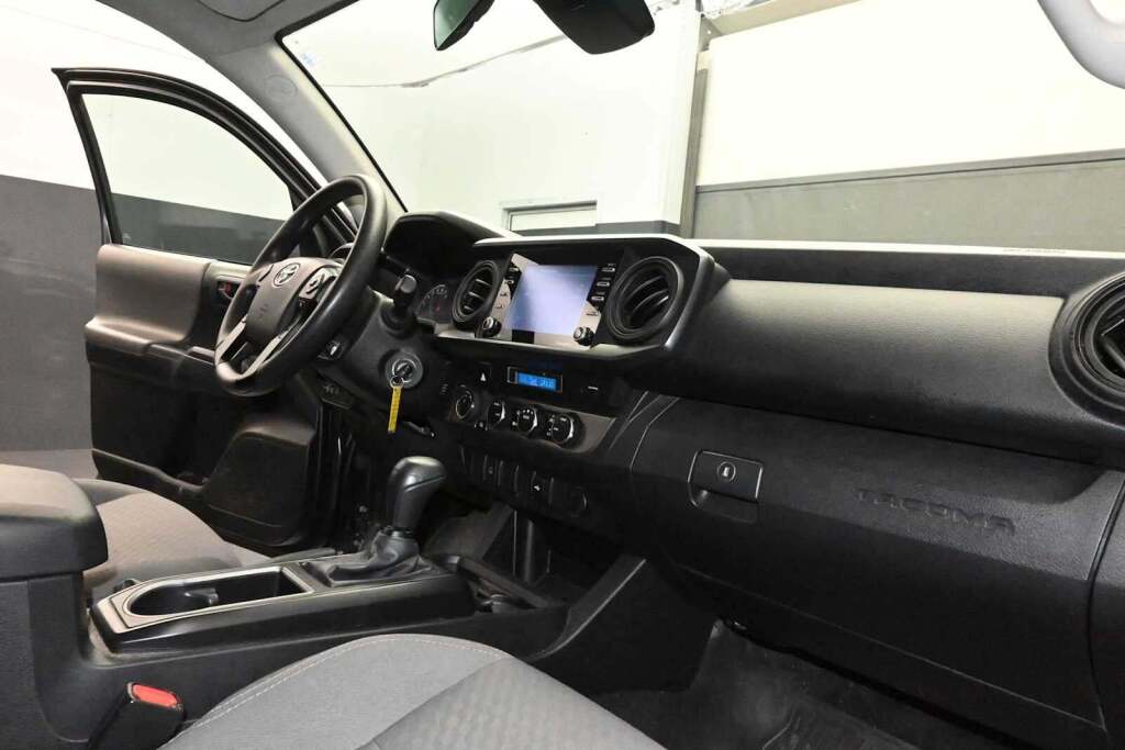 2022 Toyota Tacoma SR V6