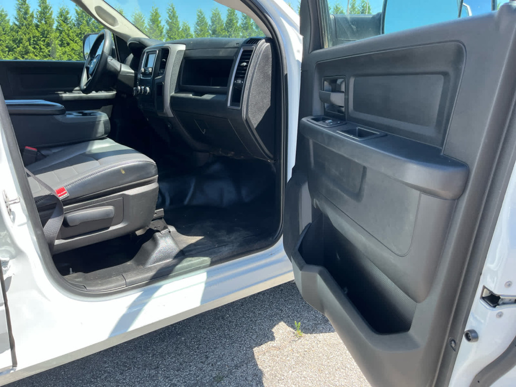2022 Ram 1500 Classic Tradesman Crew Cab 4x4 5'7" Box