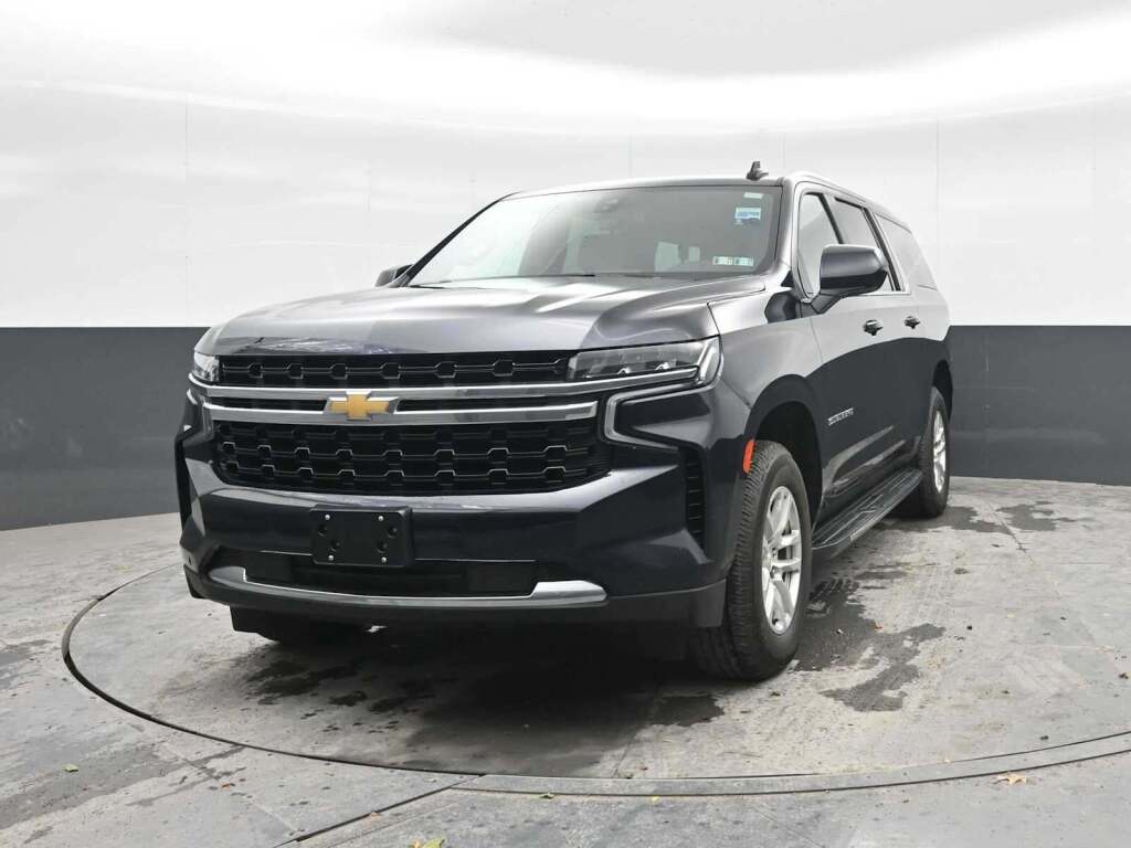 2022 Chevrolet Suburban 4WD LS