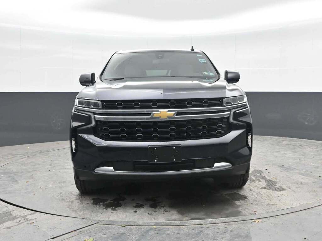 2022 Chevrolet Suburban 4WD LS