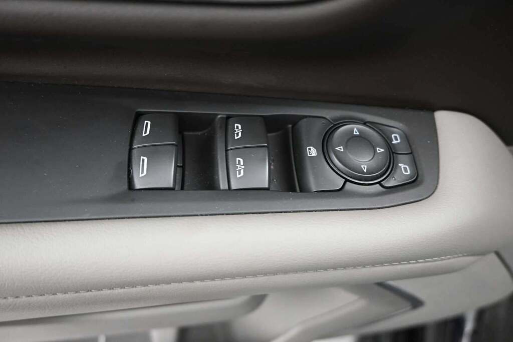 2022 Chevrolet Suburban 4WD LS