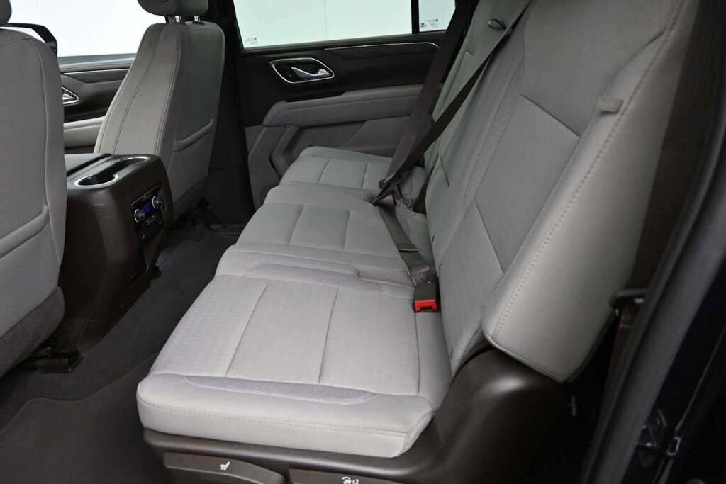2022 Chevrolet Suburban 4WD LS