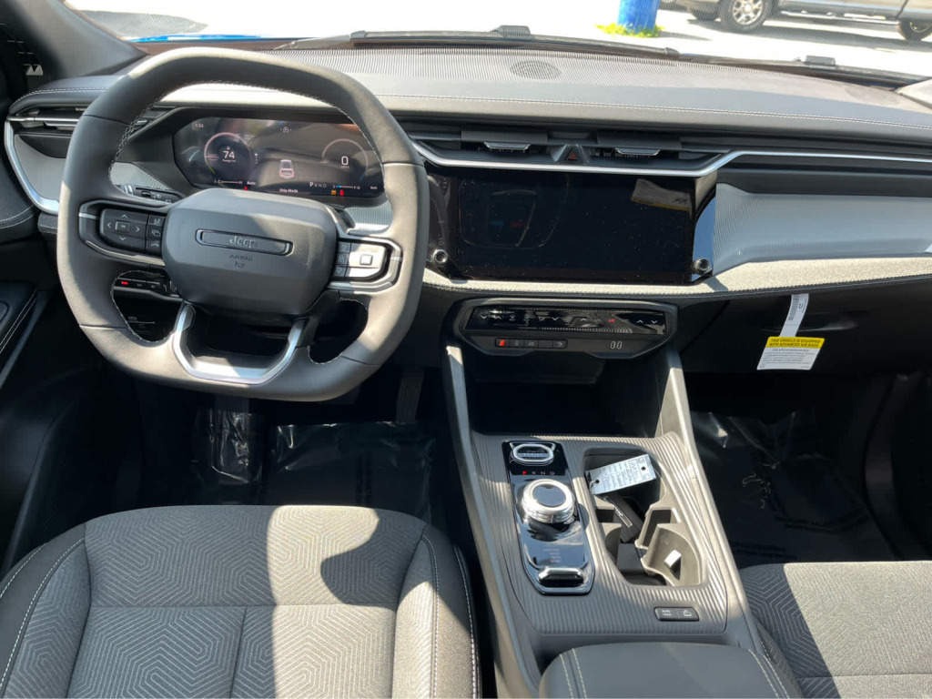 2026 Jeep Cherokee Laredo 4x4