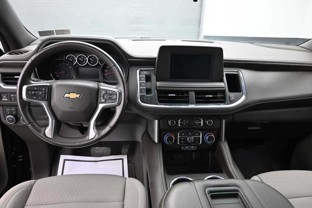 2022 Chevrolet Suburban 4WD LS