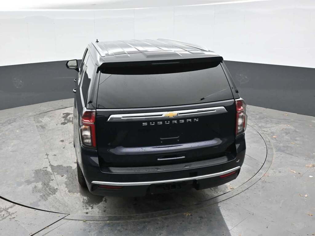 2022 Chevrolet Suburban 4WD LS
