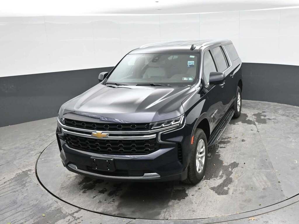 2022 Chevrolet Suburban 4WD LS